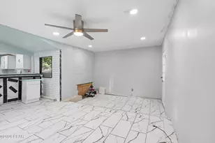 529 N 5th St, Chipley, FL 32428 - Photo 10
