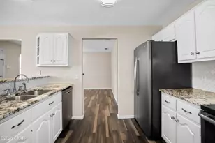 1815 Foster Ave, Panama City, FL 32405 - Photo 6
