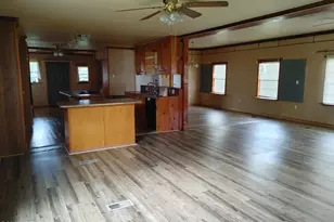 25414 Evans St, Altha, FL 32421 - Photo 10