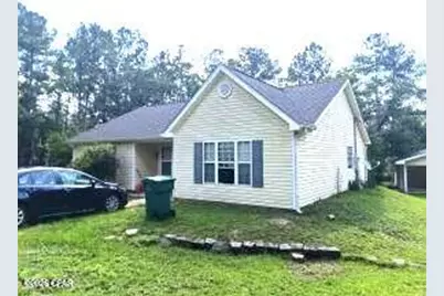 568 Onida Street #Unit 4, Alford, FL 32420 - Photo 2