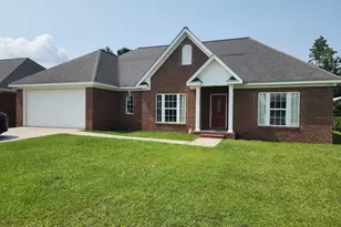 2557 Woods View Dr, Marianna, FL 32446 - Photo 1