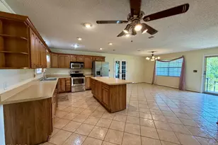 2856 Wildwood Cir, Marianna, FL 32448 - Photo 8