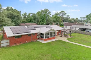 652 2nd St, Chipley, FL 32428 - Photo 30