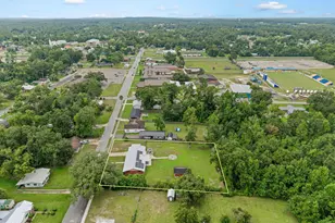 652 2nd St, Chipley, FL 32428 - Photo 2