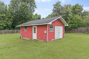 652 2nd St, Chipley, FL 32428 - Photo 34