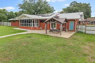 652 2nd St, Chipley, FL 32428 - Photo 32