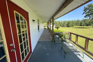 379 Lakepoint Rd, Alford, FL 32420 - Photo 10