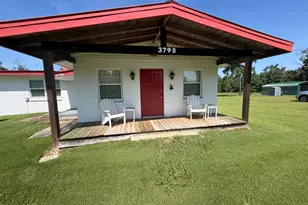 379 Lakepoint Rd, Alford, FL 32420 - Photo 8