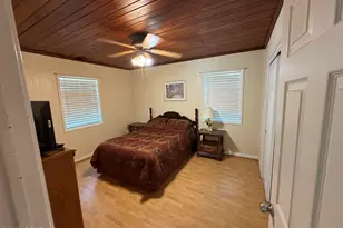 379 Lakepoint Rd, Alford, FL 32420 - Photo 16