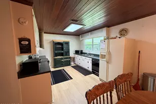 379 Lakepoint Rd, Alford, FL 32420 - Photo 14