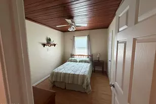 379 Lakepoint Rd, Alford, FL 32420 - Photo 18