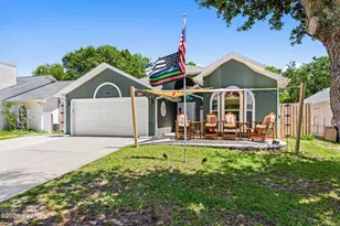 311 Nautilus St, Panama City Beach, FL 32413 - Photo 2