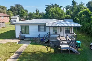 4320 South St, Marianna, FL 32448 - Photo 1