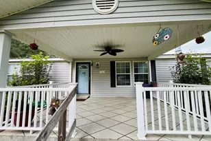 1861 Oak Ridge Ave, Grand Ridge, FL 32442 - Photo 2