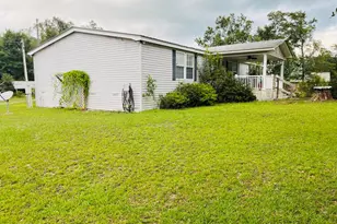 1861 Oak Ridge Ave, Grand Ridge, FL 32442 - Photo 10