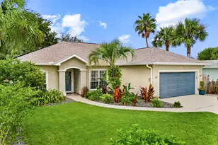 208 Azalea St, Panama City Beach, FL 32407 - Photo 2