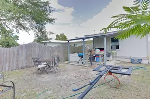 917 Bradford Cir, Lynn Haven, FL 32444 - Photo 14