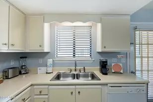 122 W Leslie Ln, Panama City Beach, FL 32407 - Photo 20