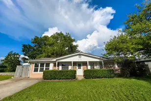 215 S Kimbrel Ave, Panama City, FL 32404 - Photo 1
