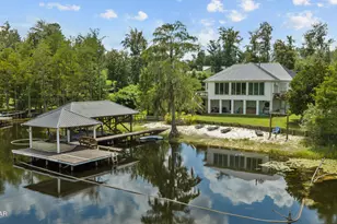 2660 Lakeview Cir, Alford, FL 32420 - Photo 2
