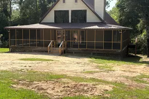1029 Putnam Ave, Alford, FL 32420 - Photo 1