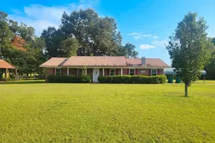 5081 8th Ave, Malone, FL 32445 - Photo 1