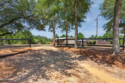 1718 Hwy 173, Graceville, FL 32440 - Photo 2