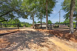 1718 Hwy 173, Graceville, FL 32440 - Photo 2