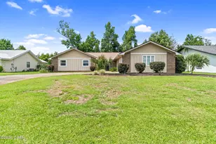 136 Derby Woods Dr, Lynn Haven, FL 32444 - Photo 1