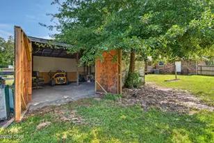 760 Brown St, Chipley, FL 32428 - Photo 32