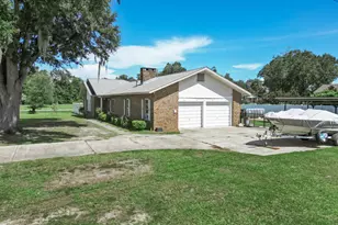 20315 SW Sherry Ave, Blountstown, FL 32424 - Photo 8