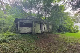 959 3rd Ave, Graceville, FL 32440 - Photo 2