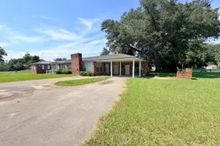 6920 Florida St, Grand Ridge, FL 32442 - Photo 4