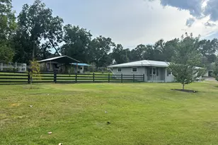 402 E Iowa Ave, Bonifay, FL 32425 - Photo 1