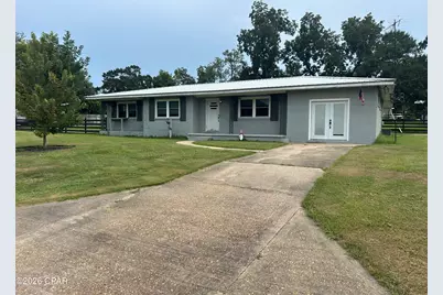 402 E Iowa Avenue, Bonifay, FL 32425 - Photo 2