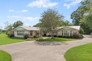 620 4th St, Chipley, FL 32428 - Photo 1