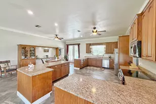 3280 Willie Ln, Cottondale, FL 32431 - Photo 14
