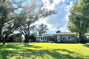 2402 Ashland Dr, Panama City, FL 32405 - Photo 1