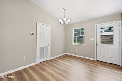 6675 Grande Oak Loop, Grand Ridge, FL 32442 - Photo 10