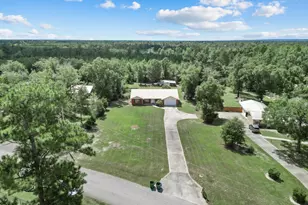 5106 Presidents Cir, Marianna, FL 32446 - Photo 8