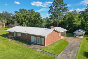1109 11th Ave, Graceville, FL 32440 - Photo 2
