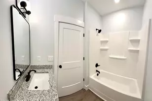 2328 E 19th Pl, Panama City, FL 32405 - Photo 8