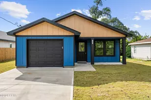 609 Maple Ave, Panama City, FL 32401 - Photo 2