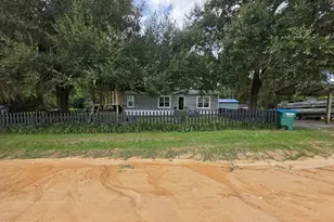 2377 Phillips Rd, Cottondale, FL 32431 - Photo 1