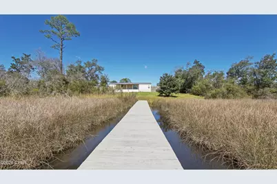 586 Hickory Bluff Drive, Southport, FL 32409 - Photo 6