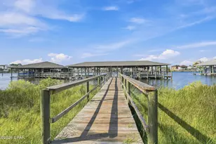 7813 N Lagoon Dr, Panama City, FL 32408 - Photo 36