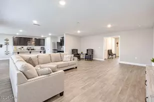 140 Spikes Cir, Southport, FL 32409 - Photo 6