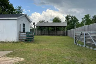 2541 Corral Dr, Alford, FL 32420 - Photo 10