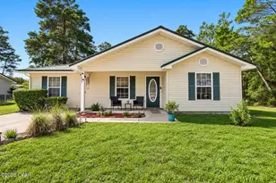 605 W Violet Ln, Defuniak Springs, FL 32433 - Photo 1