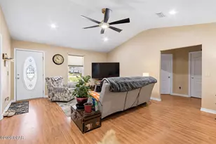 605 W Violet Ln, Defuniak Springs, FL 32433 - Photo 6